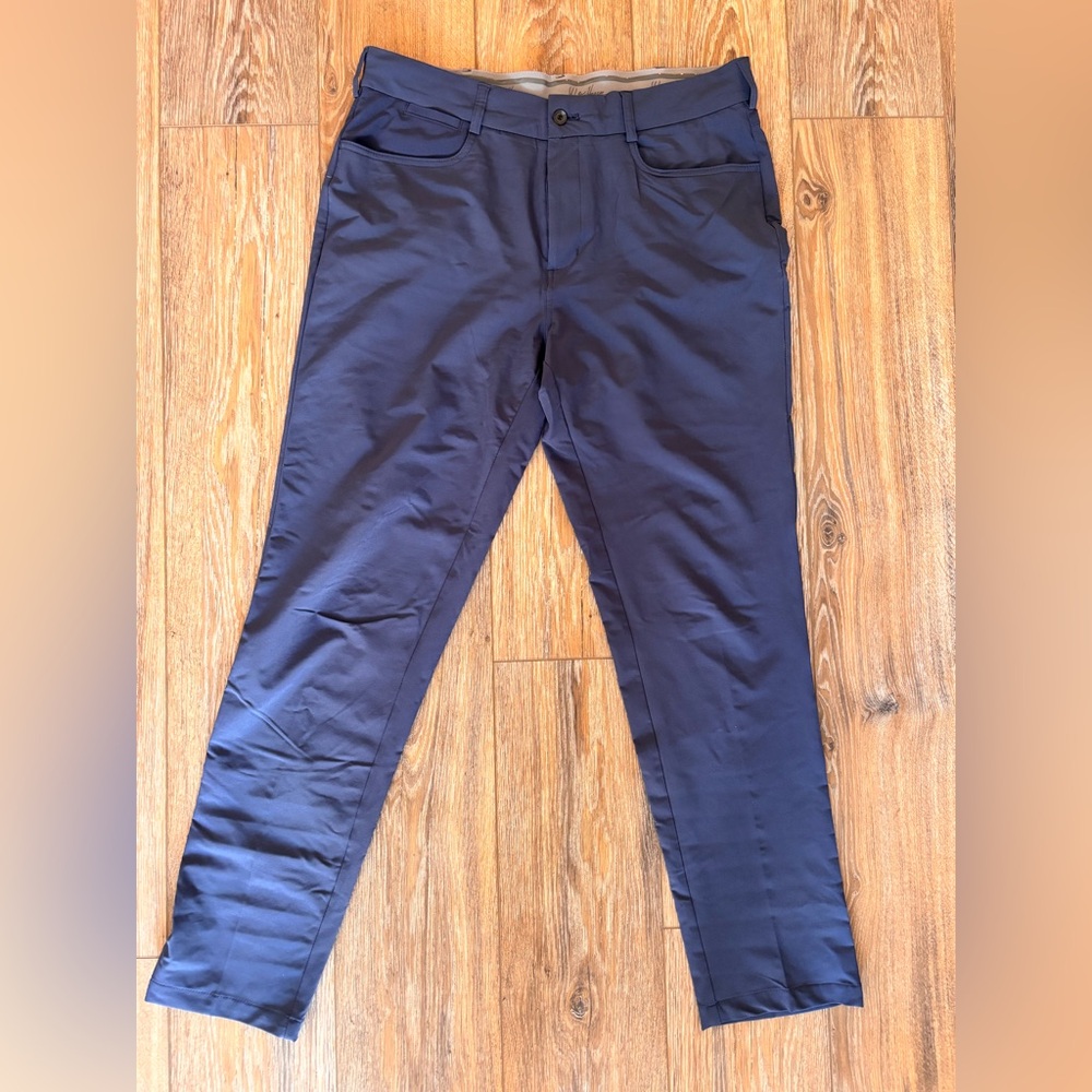 Walter Hagen Gray and White Pants